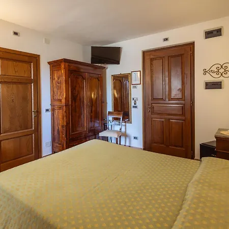 Hotel La Fonte Del Cerro 3*